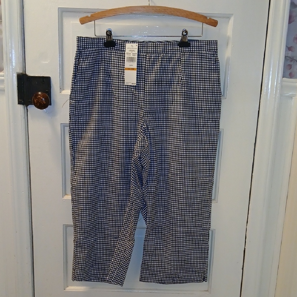 Alfred Dunner Women's Black and White Checkered Capris